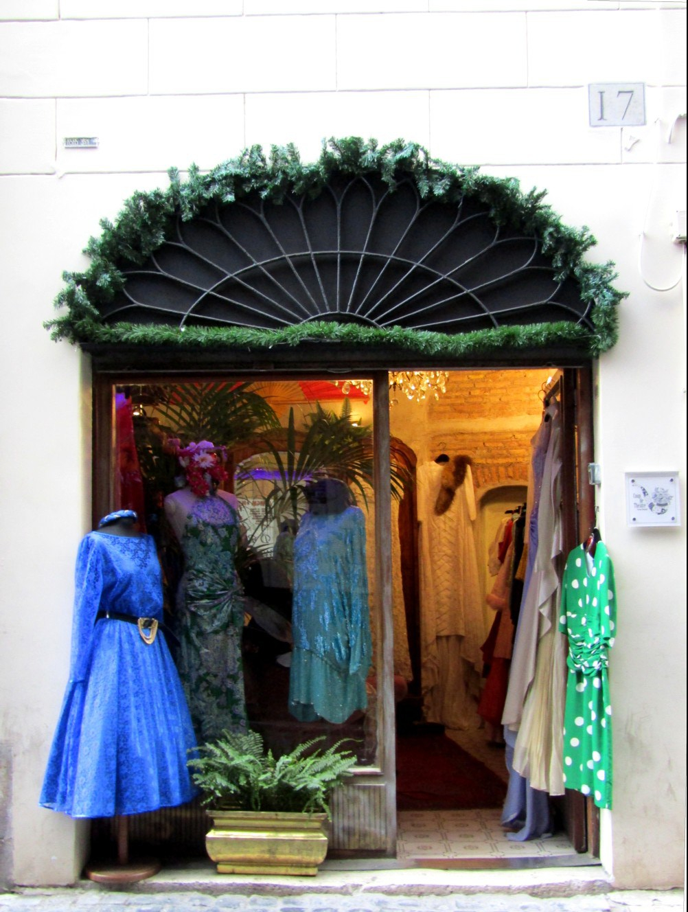 Vintage dressing at Coup de Theatre