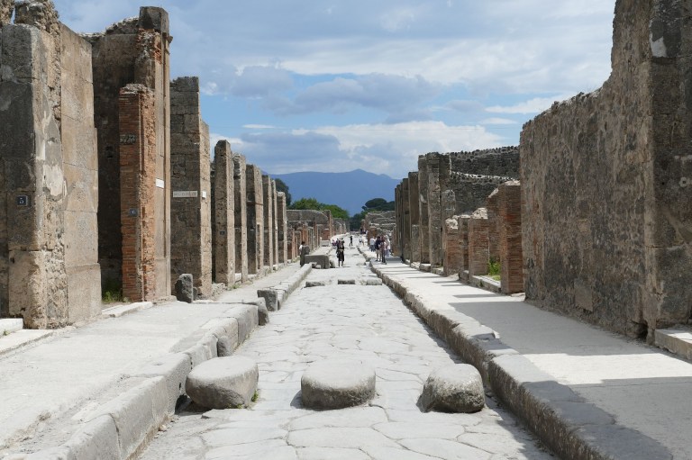 pompeii-2580680_1920