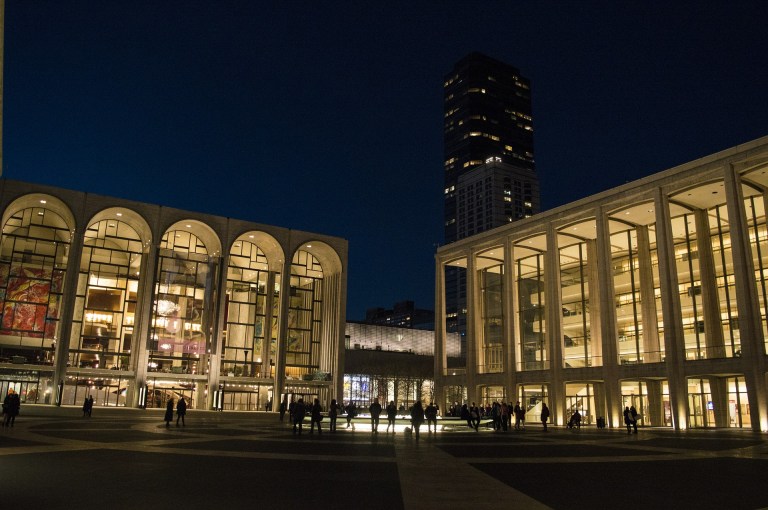 lincoln-center-582939_1920